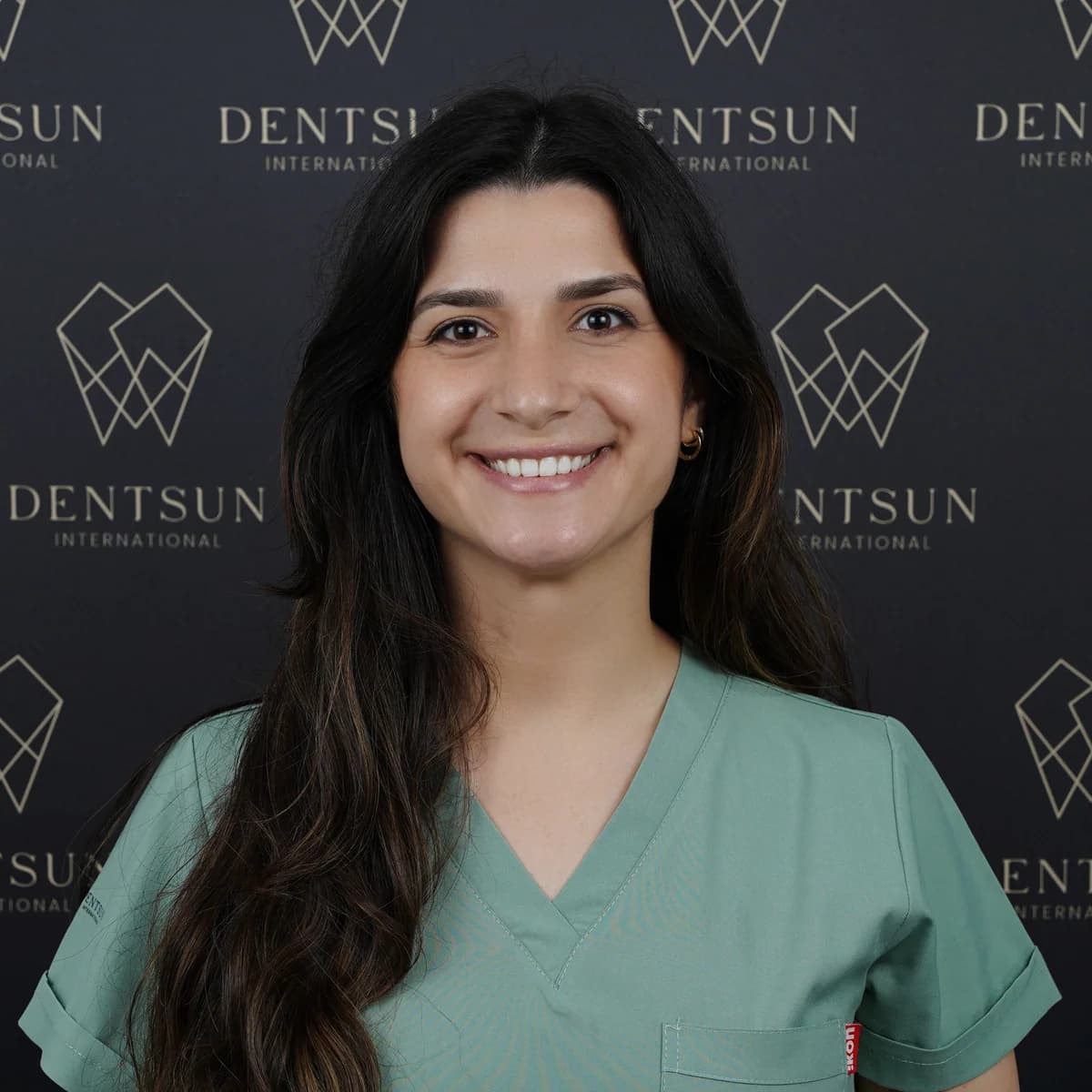 Büşra Y. — Dental Assistant