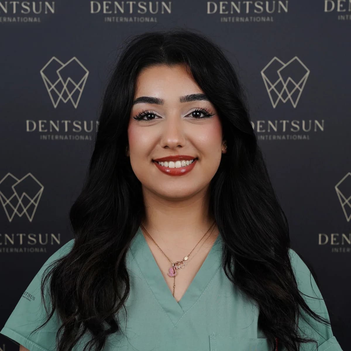 Ceren Ö. — Dental Assistant