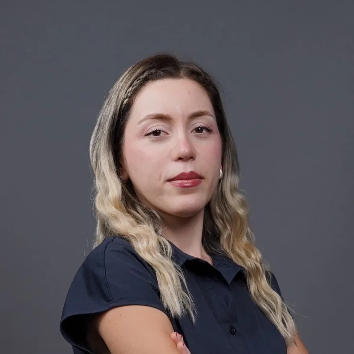 Senay Ö. — Dentysta